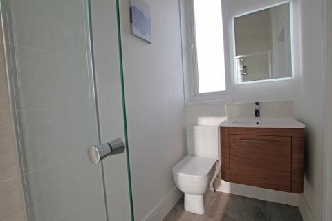 1 bedroom in a house share to rent, Room , HU16