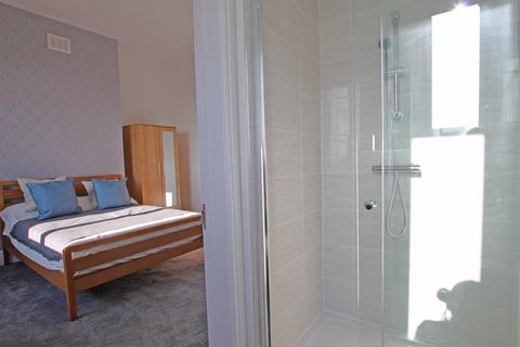 1 bedroom in a house share to rent, Room , HU16