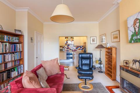 Second Floor Flat, 22 Caledonia Place, Bristol, BS8 4DL