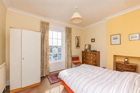 Second Floor Flat, 22 Caledonia Place, Bristol, BS8 4DL