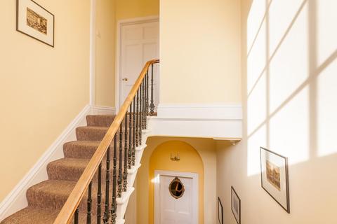 Second Floor Flat, 22 Caledonia Place, Bristol, BS8 4DL
