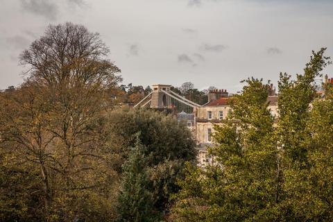 Second Floor Flat, 22 Caledonia Place, Bristol, BS8 4DL