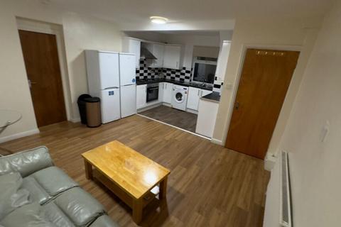 4 bedroom semi-detached house to rent, Newport View, Headingley, Leeds, LS6 3BX