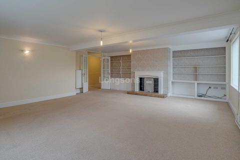 2 The Avenue, Necton, Swaffham, PE37 8EP
