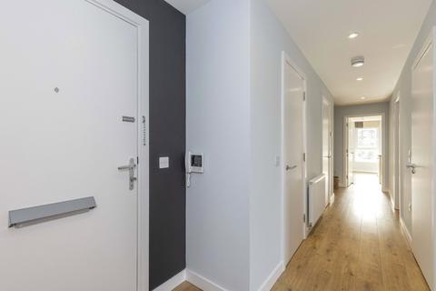 2 bedroom apartment to rent, Salamander Place, Edinburgh