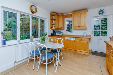 Beech Cottage Beech Grove, Amersham, HP7 0AZ