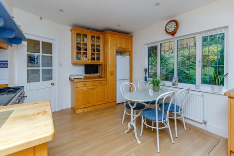 Beech Cottage Beech Grove, Amersham, HP7 0AZ