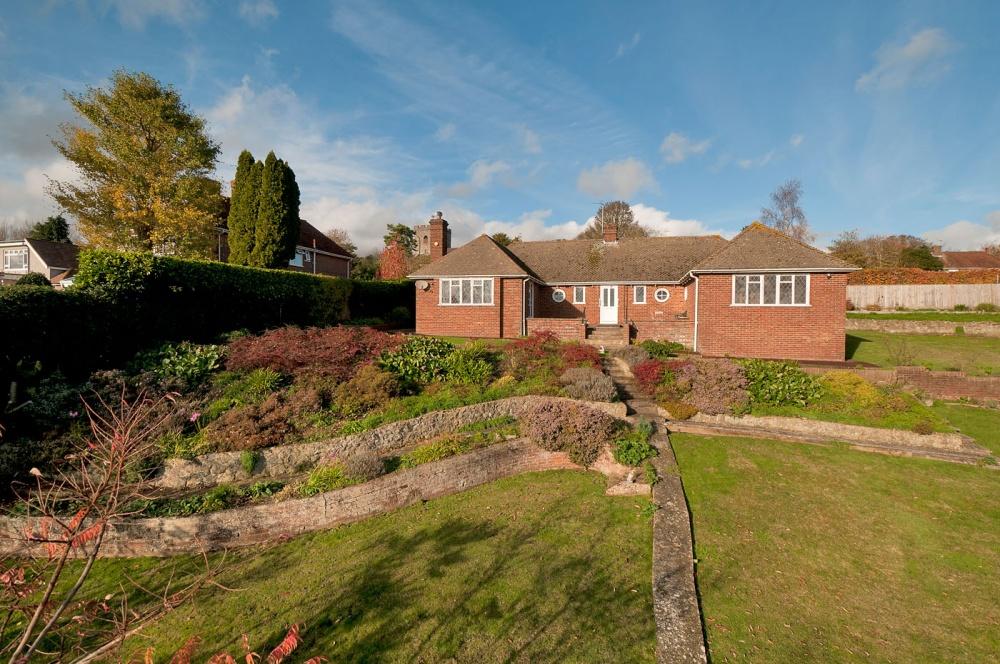 Chart Road Sutton Valence ME17 3AW 3 bed detached house £575,000