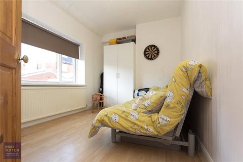 10 Cheviot Avenue, Oldham, OL8 4HB