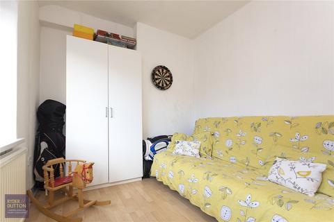 10 Cheviot Avenue, Oldham, OL8 4HB