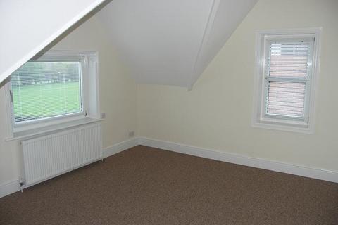 1 bedroom flat to rent, London Road, High Wycombe, HP11