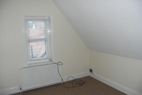 1 bedroom flat to rent, London Road, High Wycombe, HP11