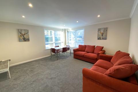 3 bedroom flat to rent, Dicksonfield, Leith, Edinburgh, EH7