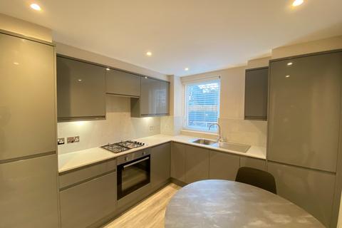 3 bedroom flat to rent, Dicksonfield, Leith, Edinburgh, EH7