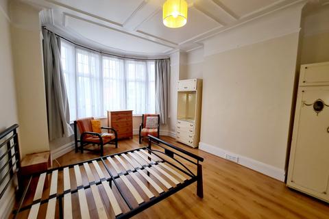 undefined, Berkshire Gardens, Palmers Green, N13