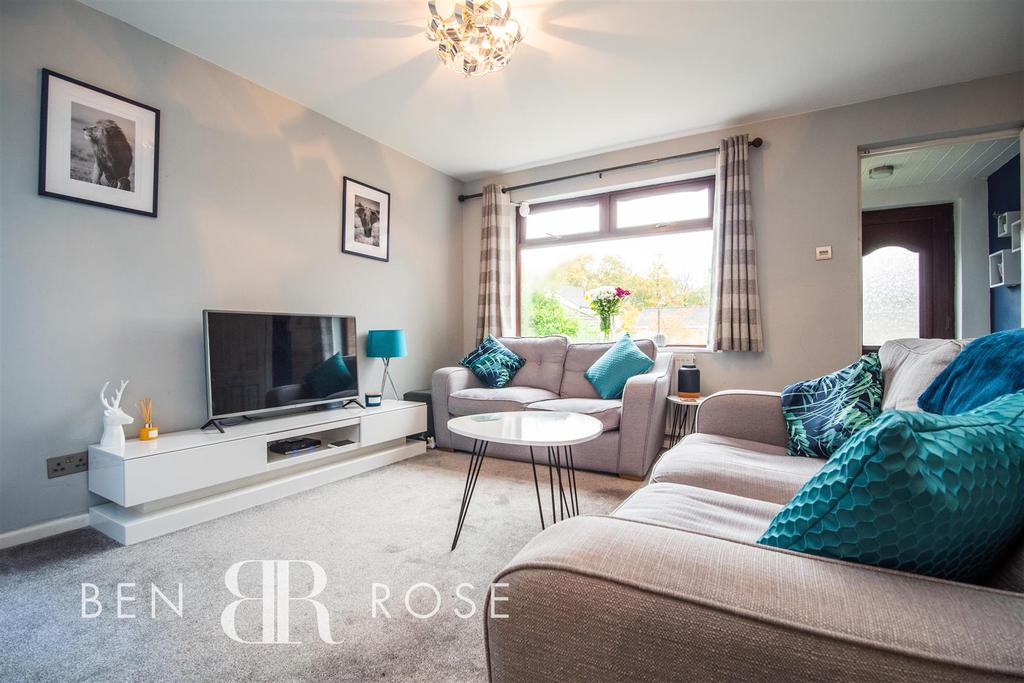The Oaks, Chorley 3 bed semidetached house £164,995