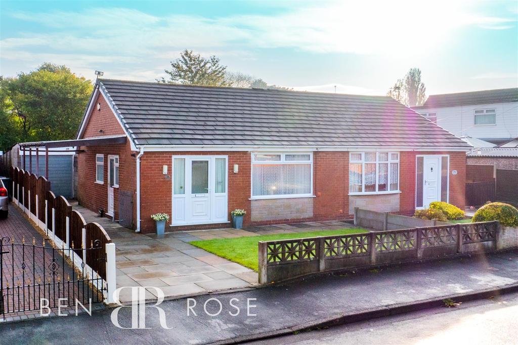 Birchwood Drive, Coppull, Chorley 2 bed semidetached bungalow £139,995