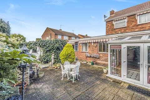 17 Conway Road, Feltham, TW13 6TE