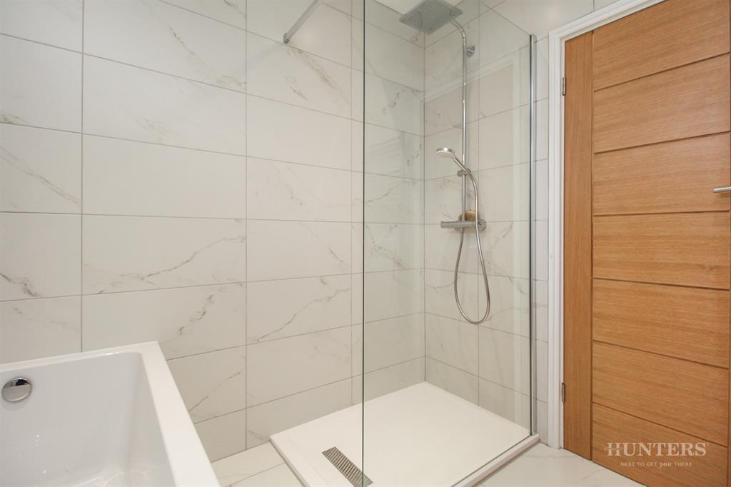Bathroom Image 2