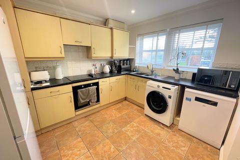 4 bedroom semi-detached house to rent, Old Mill Place, Wraysbury