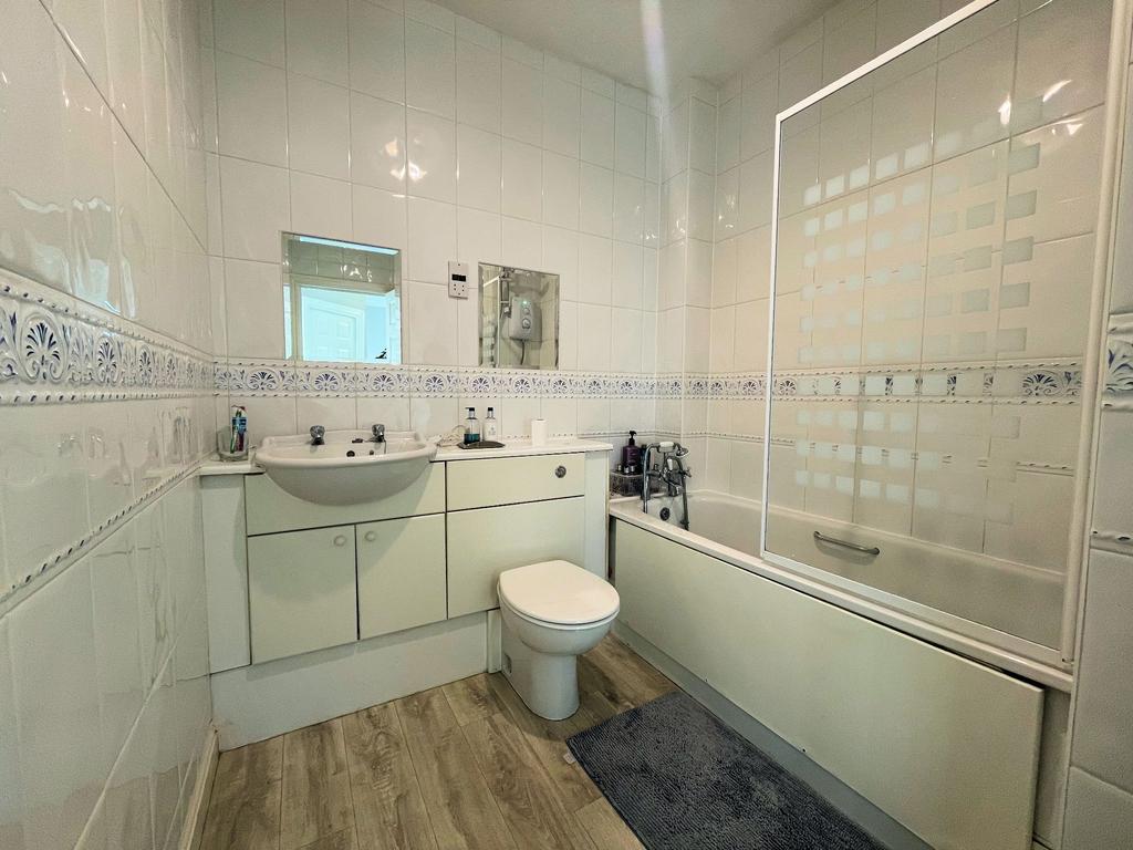 Main Bathroom