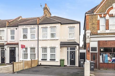 175 Torridon Road, London, SE6 1RG