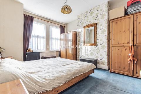 175 Torridon Road, London, SE6 1RG