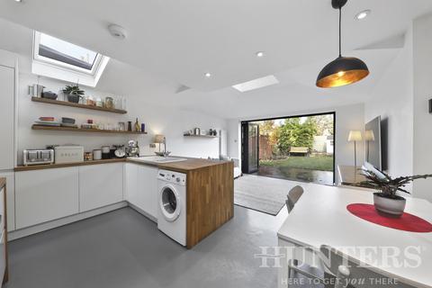 3 Foyle Road, London, N17 0NL