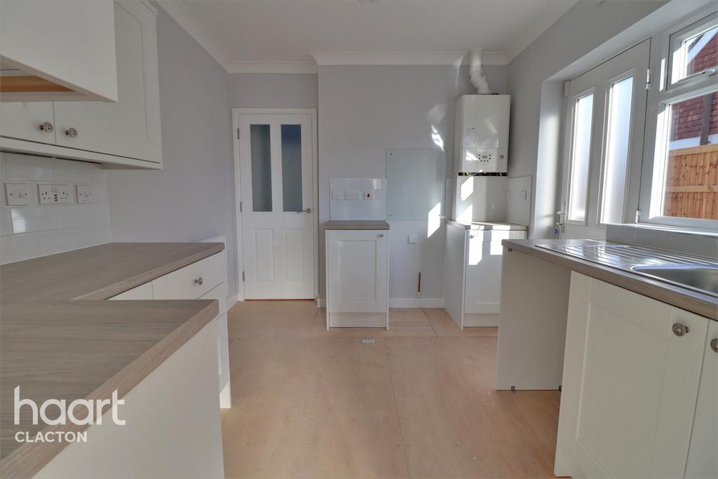 Hawthorn Road, Great Clacton 2 bed bungalow £240,000