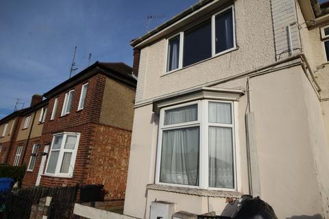 2 bedroom maisonette to rent, Linden Avenue, Kettering, Northamptonshire, NN16