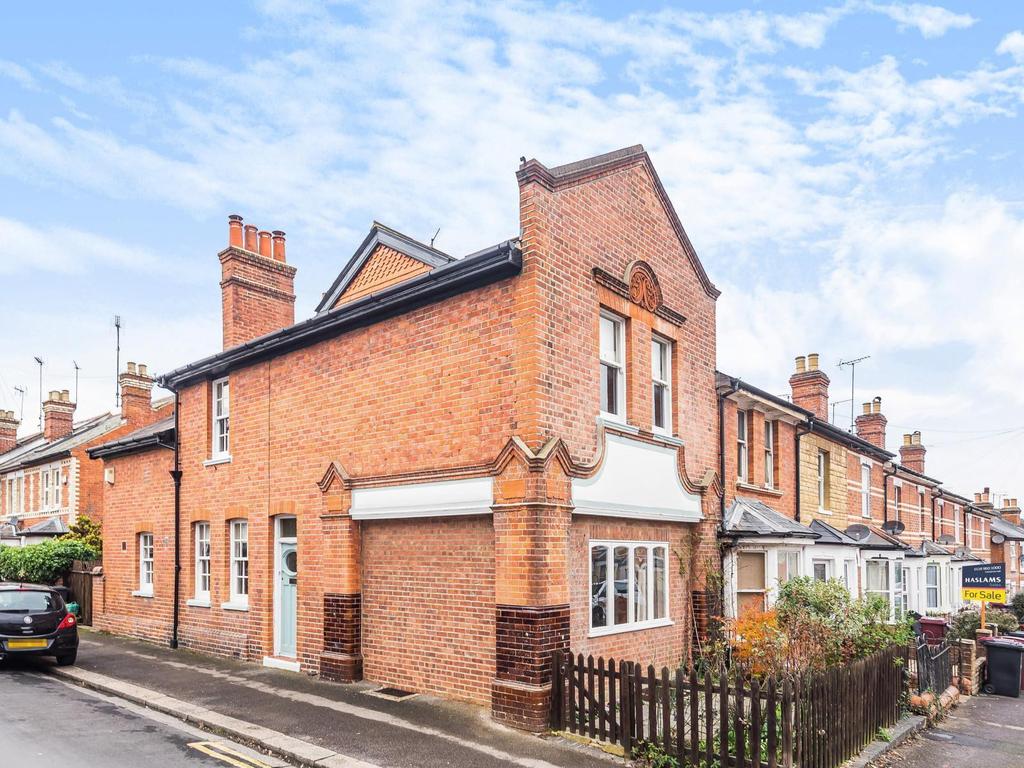 Cardigan Road, Reading, RG1 3 bed terraced house £350,000