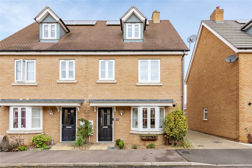 Emberson Croft, Chelmsford, CM1 4 bed end of terrace house £450,000