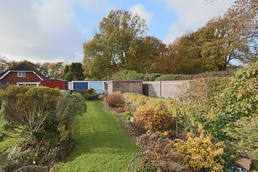 Buxton Lane, Caterham 2 bed cottage £395,000