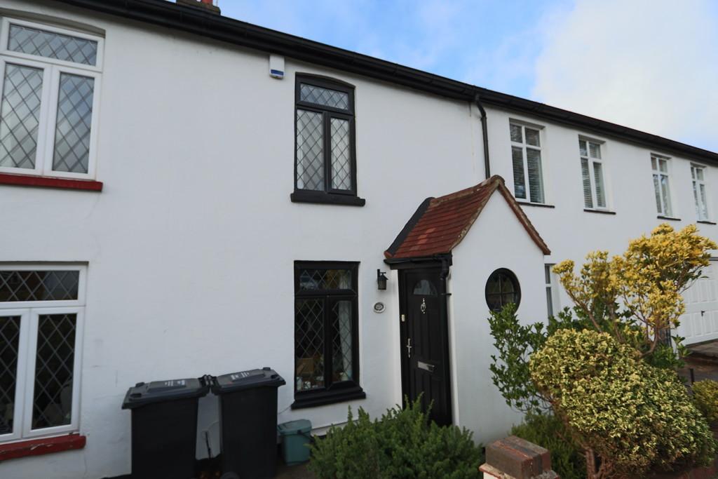Buxton Lane, Caterham 2 bed cottage £395,000