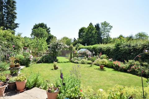 160 Botley Road, Chesham, HP5 1XN