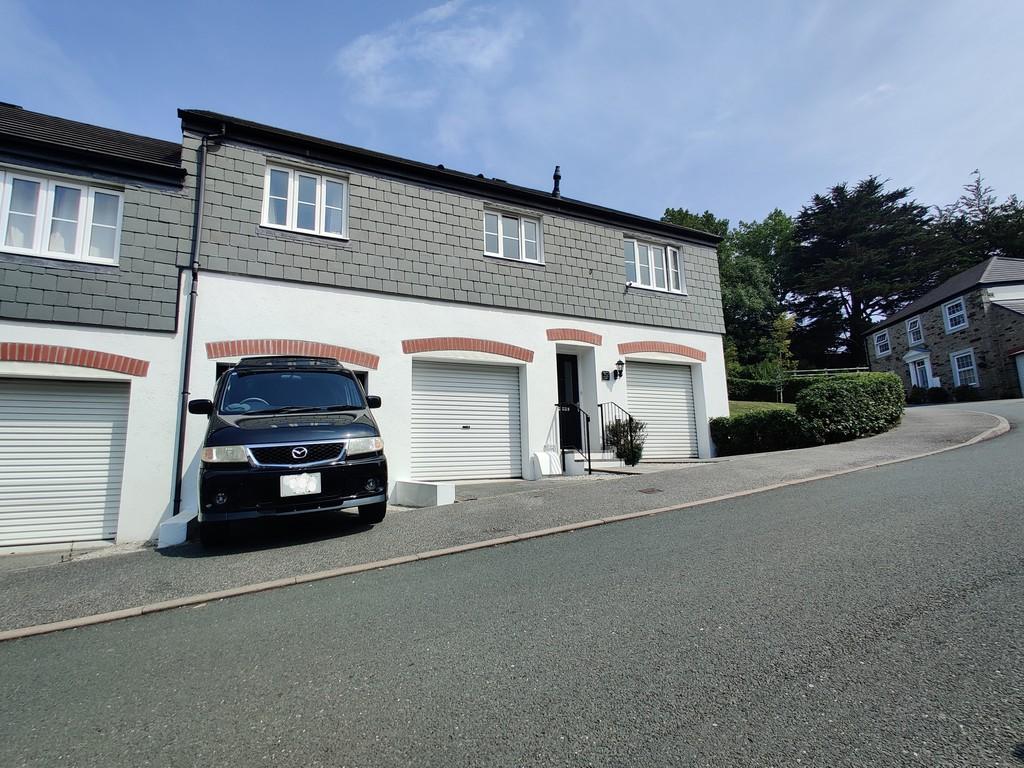Lowen Bre, Truro 2 bed apartment £825 pcm (£190 pw)
