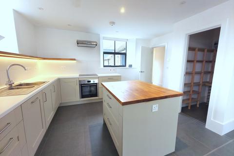 3 bedroom detached house to rent, St Martin, Helston
