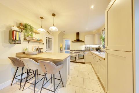 3 bedroom semi-detached house for sale, Winchester Road, Orpington
