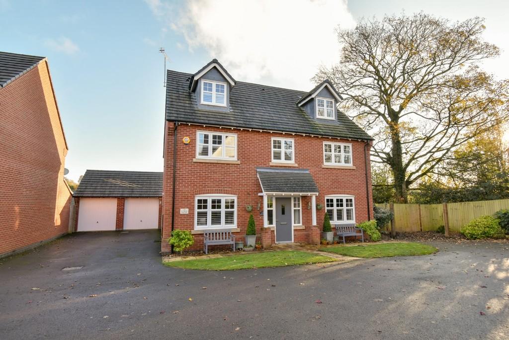 Tutbury Hollow, Ashbourne 5 bed detached house £550,000