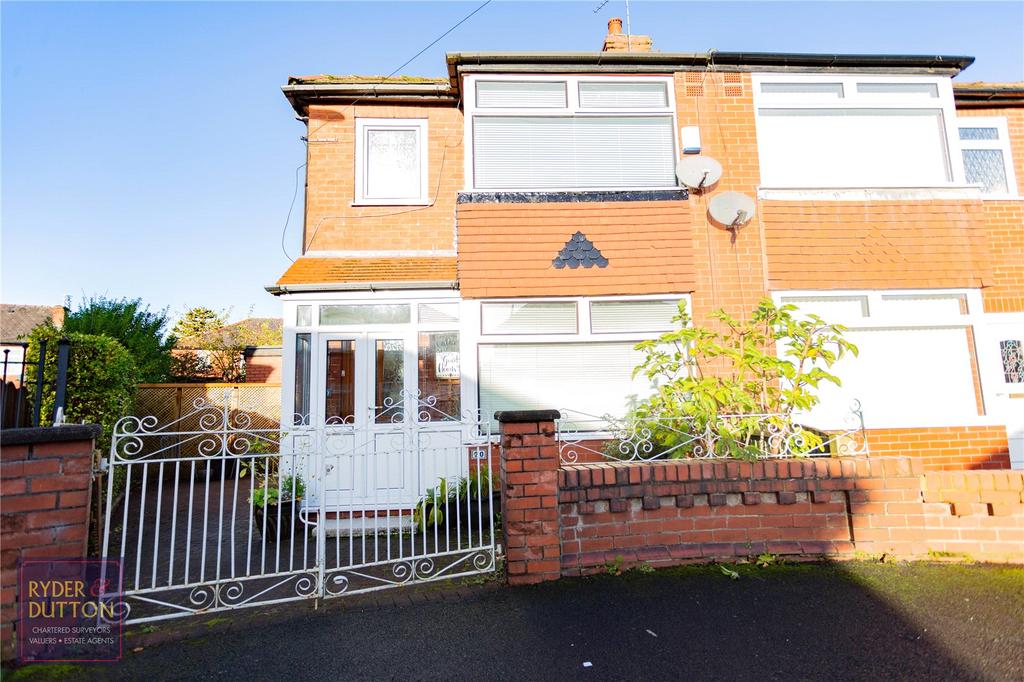 Shirley Avenue, Chadderton, Oldham, OL9 3 bed semidetached house £