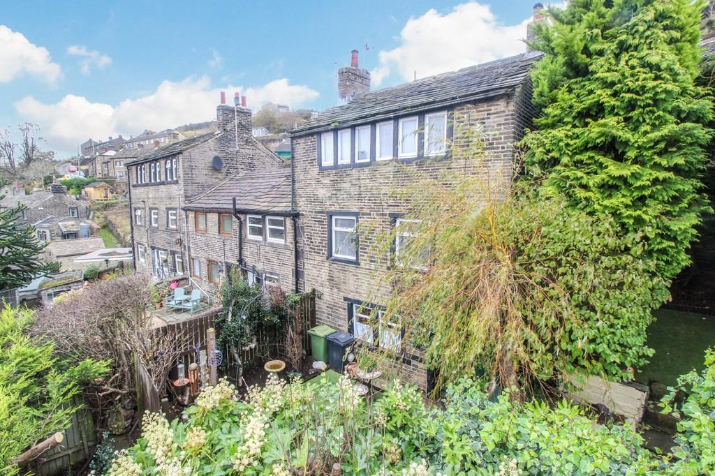Underbank Old Road, Holmfirth 2 bed terraced house £180,000
