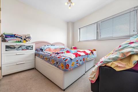 3 bedroom apartment for sale, Altolusso, Bute Terrace, Cardiff