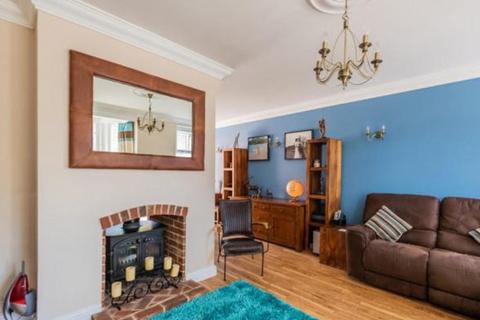 3 bedroom terraced house to rent, Out Northgate, Bury St. Edmunds