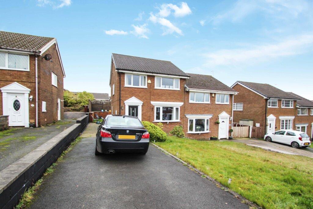 Foxdale Close, Bacup, Rossendale 3 bed semidetached house £180,000