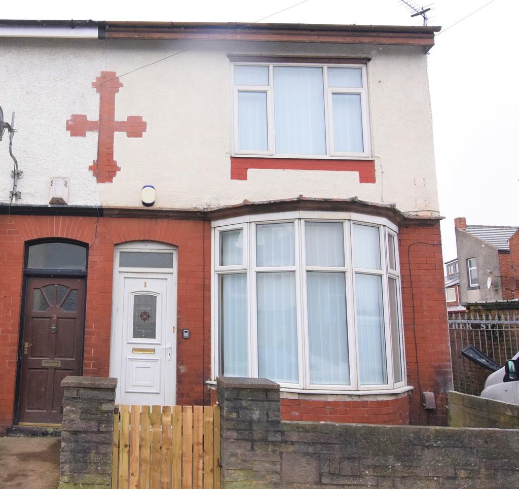 Mather Street, Blackpool 3 bed end of terrace house £650 pcm (£150 pw)