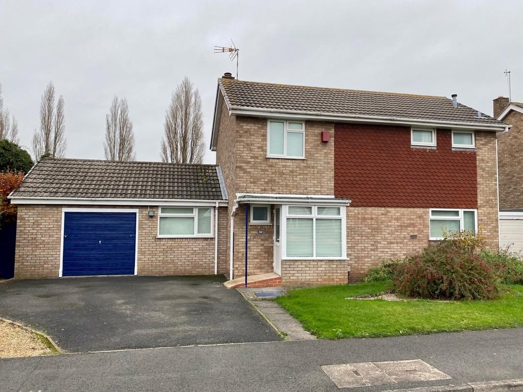 Buttermere Avenue, St Nicolas Park, Nuneaton 3 bed detached house £