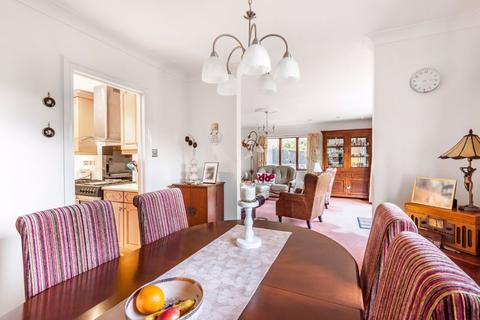 25 Hereward Avenue, Purley, CR8 2NN