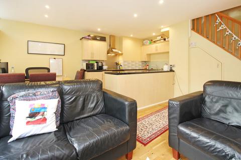2 bedroom apartment to rent - Chaucer Court, New Dover Road