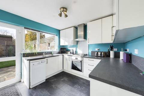 104 Standale Grove, Ruislip, HA4 7UD