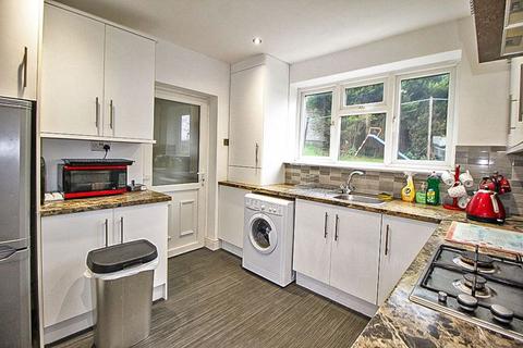 16 Baker Avenue, Bilston, WV14 9BT